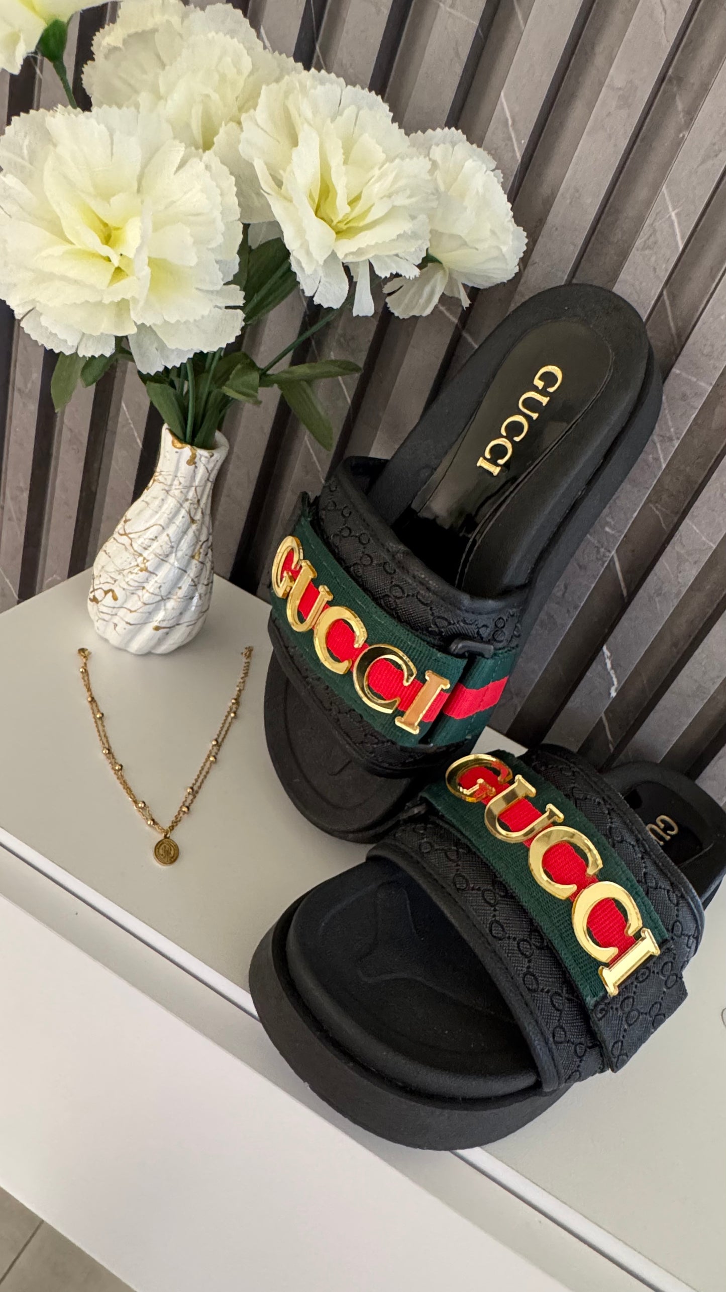 😍Sandalias G + Obsequio Especial😍